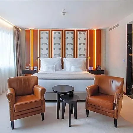 Hotel Wine & Books Porto - Small Luxury Of The World 5*