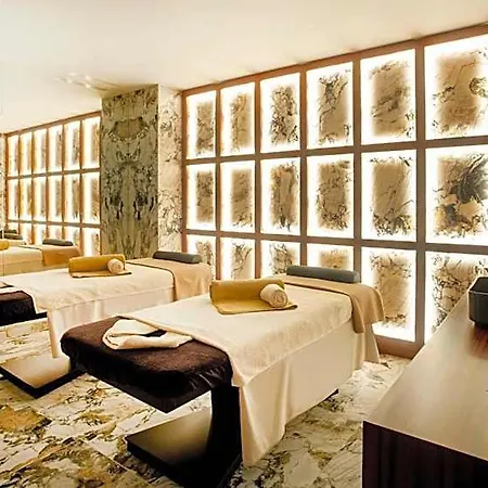 Hotel Wine & Books Porto - Small Luxury Of The World
